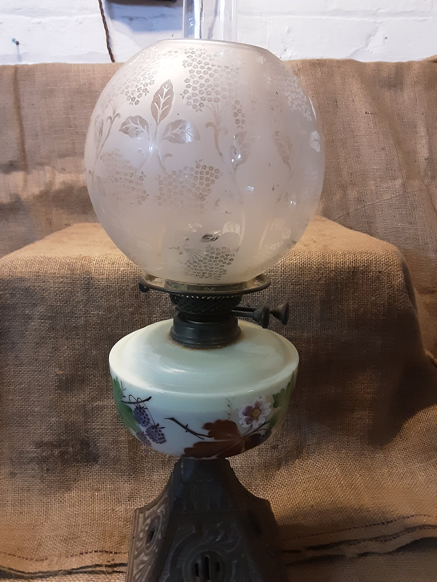 Late Victorian / Edwardian Oil Lamp