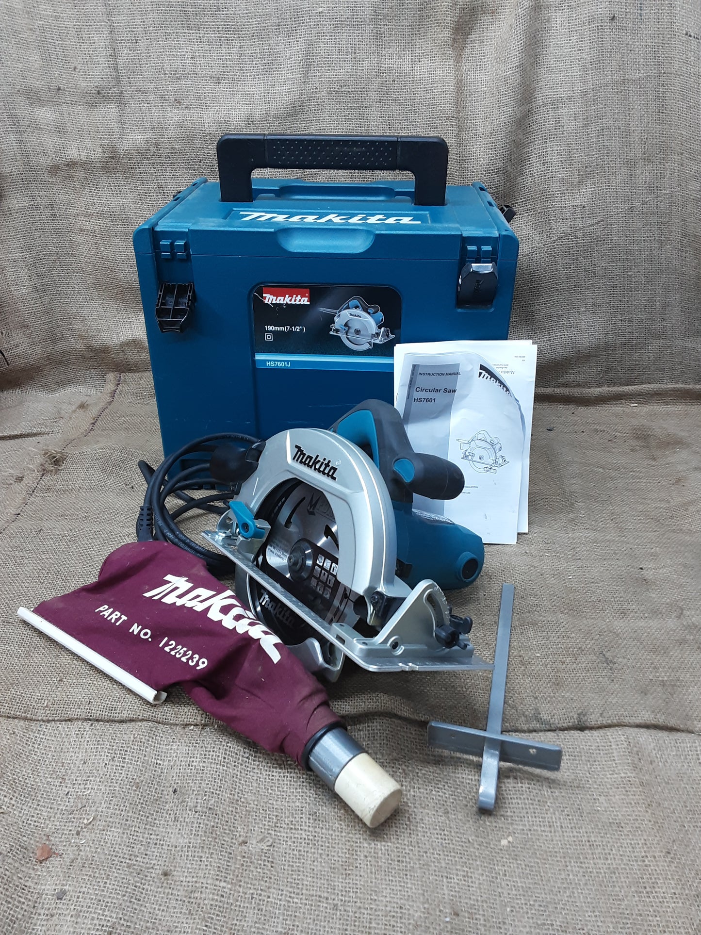 Makita HS 7601J Circular Saw 7 1/2"