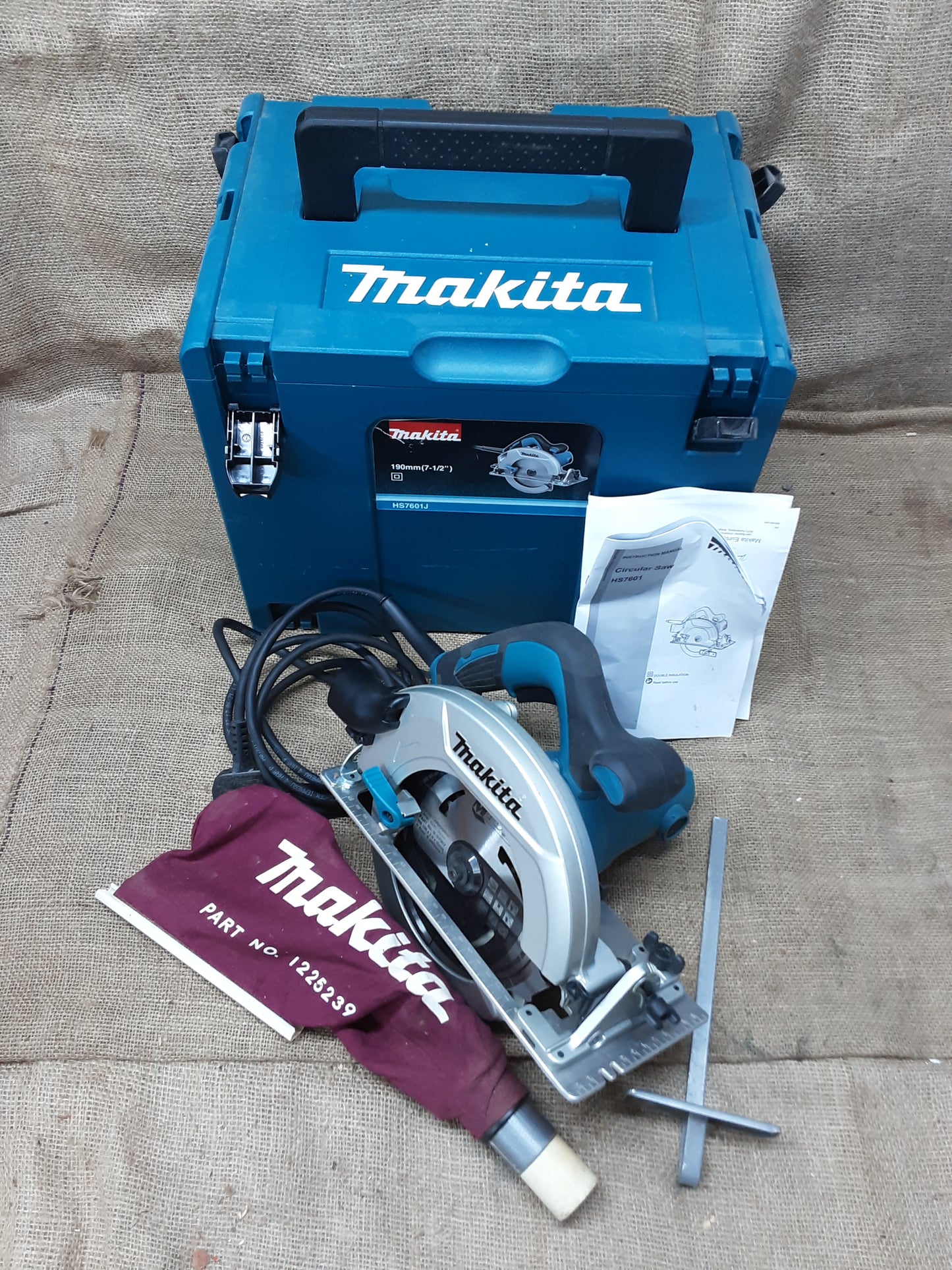 Makita HS 7601J Circular Saw 7 1/2"