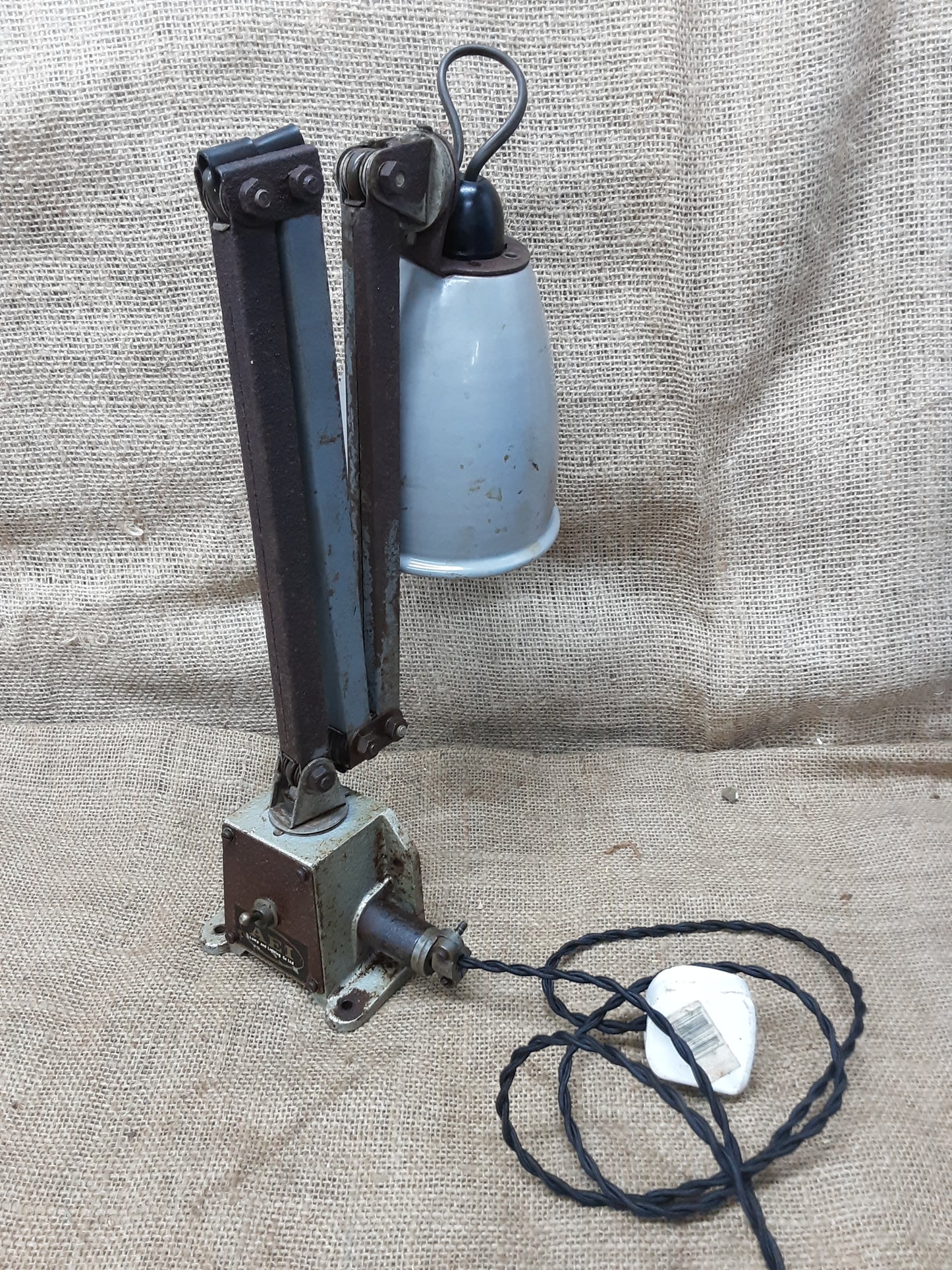 AEI Machinist's Lamp